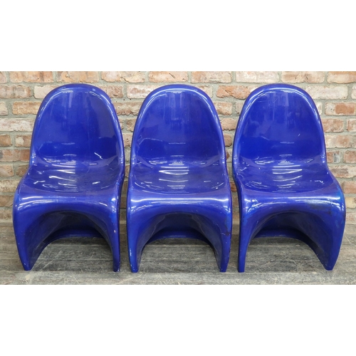 1028 - Set of three Panton style chairs, H 84cm (3)