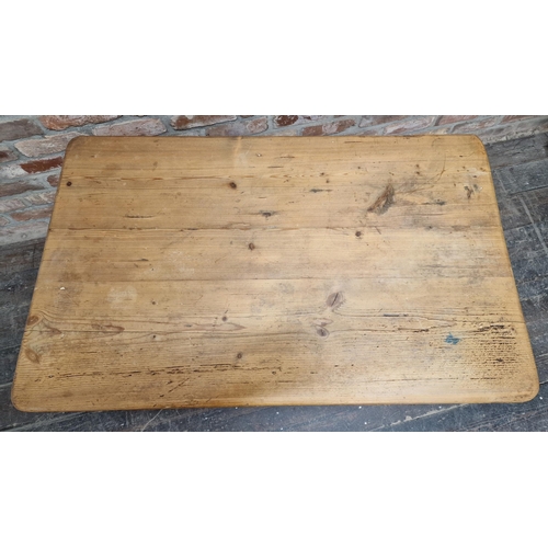 1034 - Victorian painted pine kitchen table with stripped top and turned supports, H 73cm x W 107cm x D 66c... 