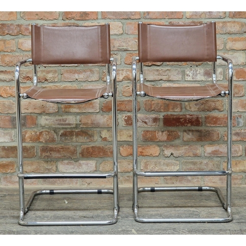 1054 - Pair of contemporary chrome and leather bar stools, H 98cm (2)