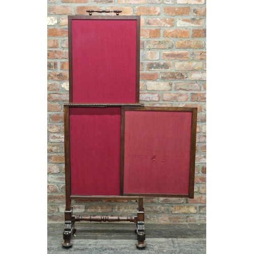 1080 - 19h century mahogany pull out fire screen with turned supports, H 115cm x W 61cm x D 37cm