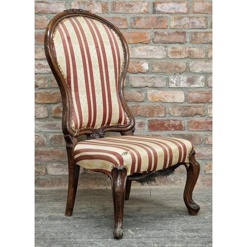 1083 - Victorian walnut nursing chair with show wood frame, H 109cm