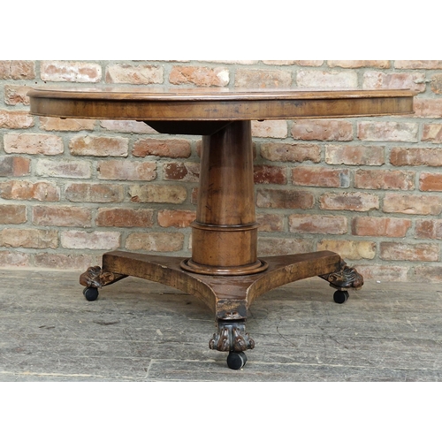 1087 - 19th century mahogany loo table with lions paw feet, H 72cm x W 116cm