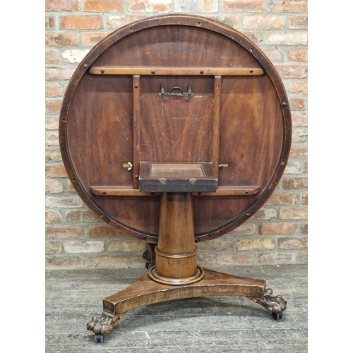 1087 - 19th century mahogany loo table with lions paw feet, H 72cm x W 116cm