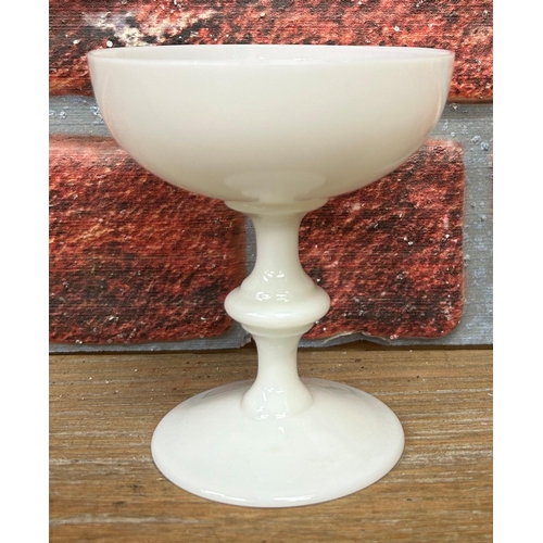 431 - Suite of six Portieux Vallerysthal opaline champagne saucers, H 11cm x D 9.5cm