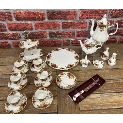 436 - Royal Doulton Old Country Roses tea service with additional decorative ornaments