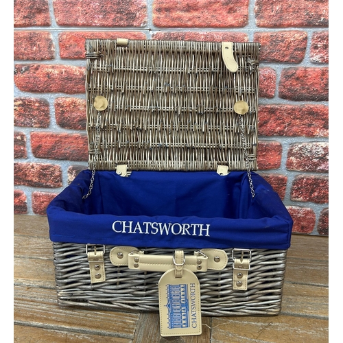 1173 - Mixed assortment of wicker picnic hampers and baskets (5)