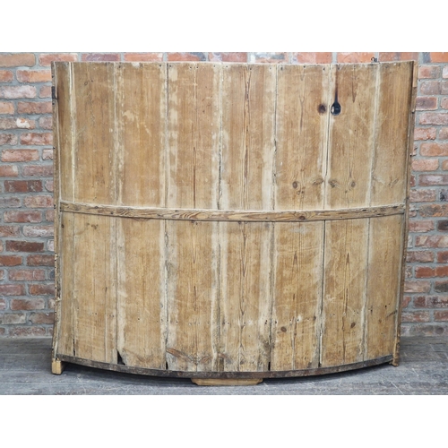 1189 - Good antique reclaimed West country barrel back settle, H 162cm x W 185cm x D 38cm