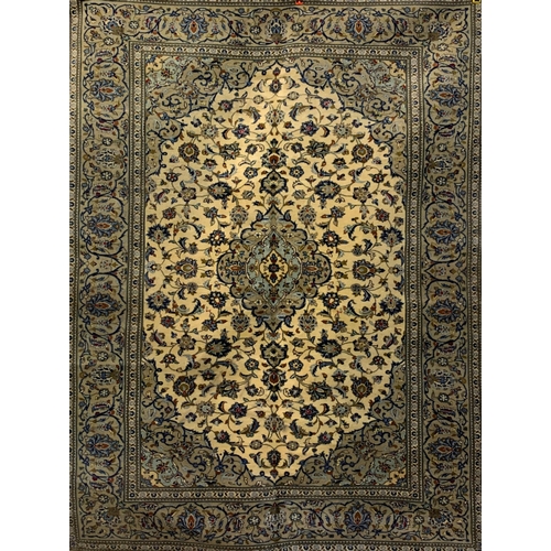 1607 - Central Persian Kashan carpet, 295cm x 198cm