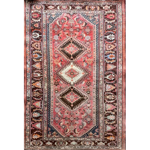 1625 - Good Persian Village rug, diaper panel decoration, 285cm x 155cm