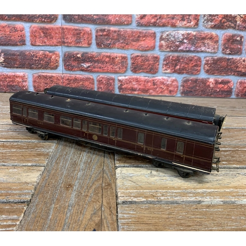 592 - Bassett Lowke 'O' gauge 1948-1950 LMS 1063 locomotive train with two additional 'O' gauge Exley carr... 