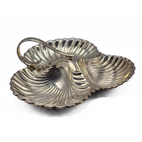 172 - Mappin & Webb silver scallop shell sweetmeat dish, Sheffield 1930, 23cm wide, 9.5oz approx