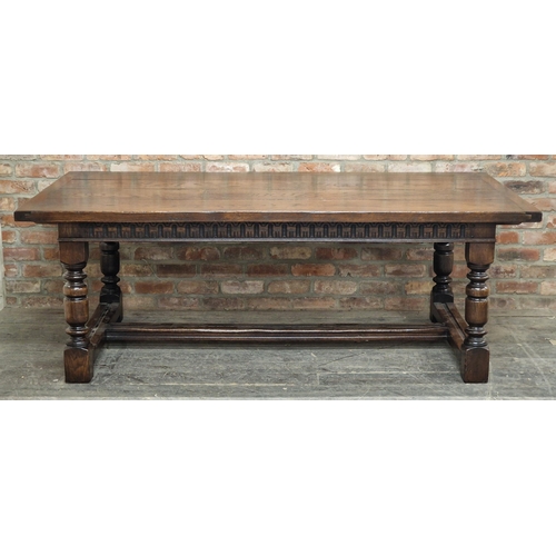 1254 - Good quality contemporary oak Georgian style refectory table with two end leaves, H 77cm x W 214cm x... 