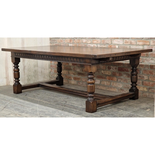 1254 - Good quality contemporary oak Georgian style refectory table with two end leaves, H 77cm x W 214cm x... 