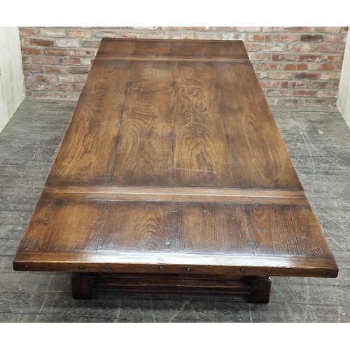 1254 - Good quality contemporary oak Georgian style refectory table with two end leaves, H 77cm x W 214cm x... 