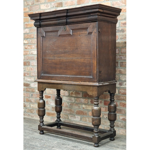 1333 - Good quality Jacobean oak escritoire, the fall front revealing a fitted interior with an arrangement... 