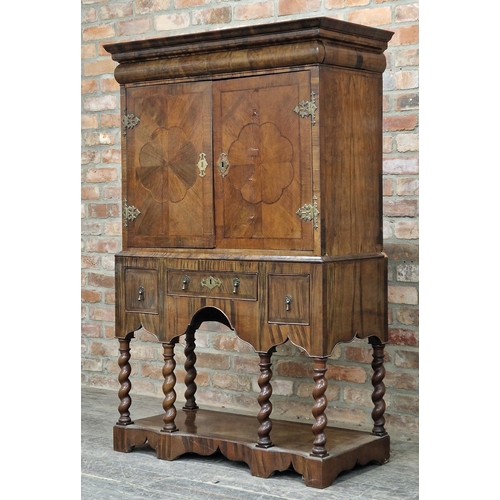 1335 - Exceptional quality Queen Anne walnut cabinet, the twin cupboard doors revealing a fitted interior w... 