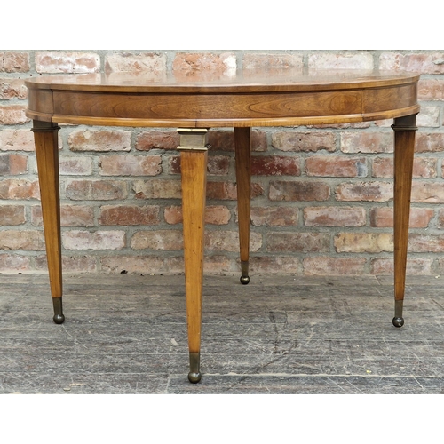 1350 - 20th century mahogany circular extending dining table,  H 74cm x 102cm diameter