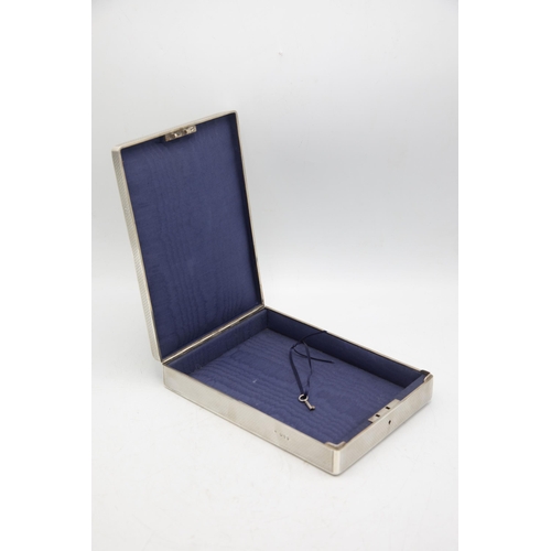 203 - Exceptional quality Victorian engine turned silver jewellery case, lined interior, with original loc... 