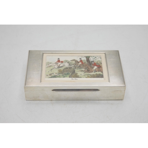 205 - Hunting Interest - silver cigarette box, the lid fitted with an engraving of riders on horseback, ti... 