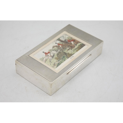 205 - Hunting Interest - silver cigarette box, the lid fitted with an engraving of riders on horseback, ti... 