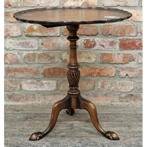 1364 - Victorian walnut tripod table with circular pie crust top, raised on claw and ball feet, H 64cm x 60... 