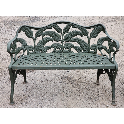 1104 - Good quality antique cast iron Coalbrookdale style fern pattern three piece garden suite, comprising... 