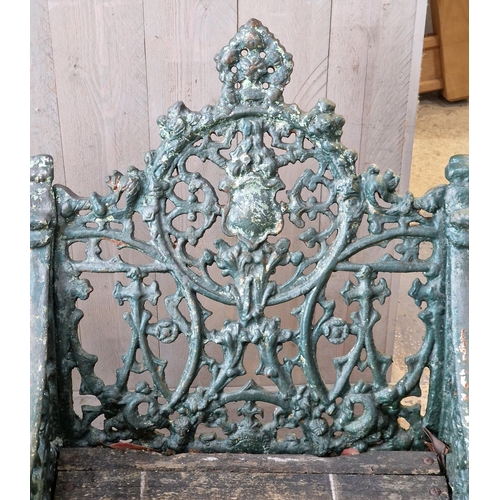 1131 - Good quality Victorian Coalbrookdale style painted cast iron three piece garden suite to include a b... 