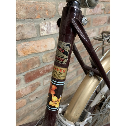 1004 - Vintage maroon Raleigh 'Misty' bicycle