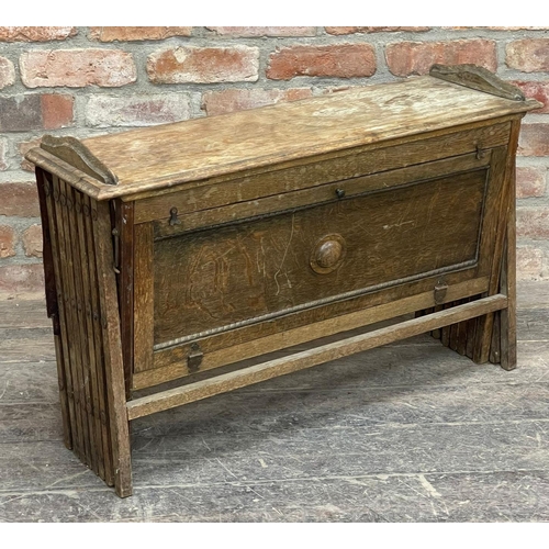 1241 - First World War period Officers 'Cabinetta' folding campaign bed by W & S, Wales, wood and canvas co... 