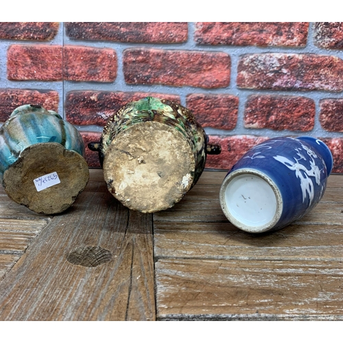 422 - Mixed Chinese porcelain to include large lidded ginger jar, and seven vases