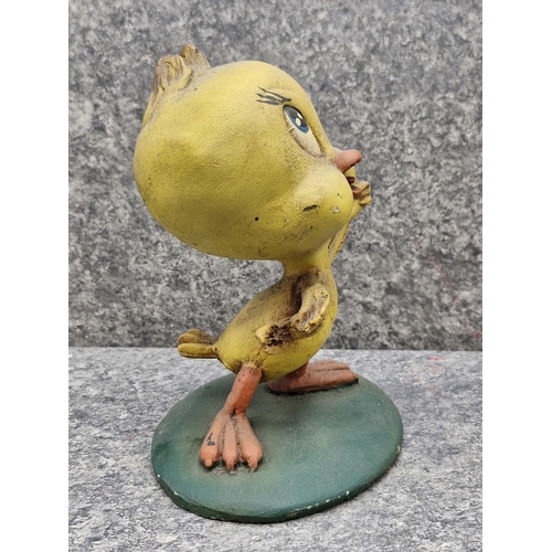 531 - Vintage 1964 Universal Studios Looney Toons Tweety bird and Silvester cat display, H 60cm