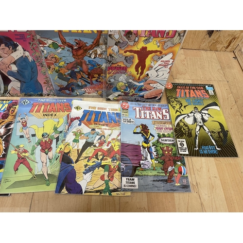 503 - COMICS: A large collection of around 300 DC Comics New Titans and similar titles, featuring The New ... 