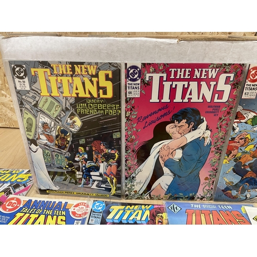 503 - COMICS: A large collection of around 300 DC Comics New Titans and similar titles, featuring The New ... 