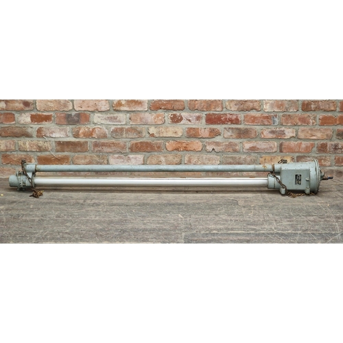 1138 - AEI Lamp & Lighting Co of Hereford - Vintage industrial strip light, H 23cm x W 184cm x D 22cm