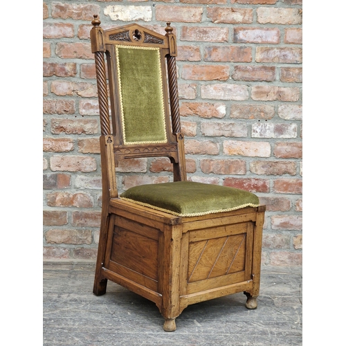 1219 - Victorian Gothic Pugin style walnut throne chair with green velvet upholstery and box base, believed... 