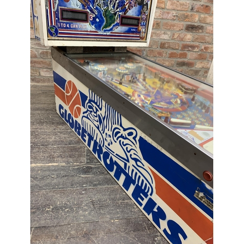 1337 - Vintage Harlem Globetrotters basketball pin machine, for restoration, H 124cm x W 77cm x L 130cm (AF... 