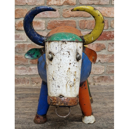 1305 - Aaron Jackson - EEIEEIO - Contemporary recycled metal garden ornament 'Bruce the Bull', H 70cm