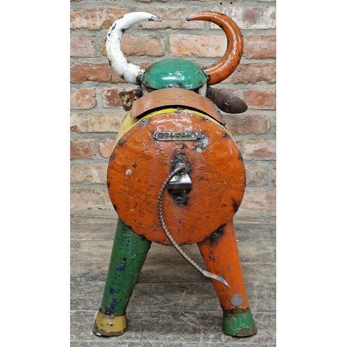 1305 - Aaron Jackson - EEIEEIO - Contemporary recycled metal garden ornament 'Bruce the Bull', H 70cm