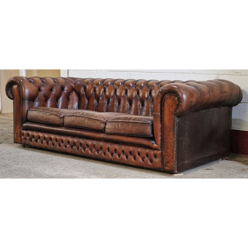 1343 - Vintage button back brown leather chesterfield sofa, H 64cm x W 205cm x D 93cm