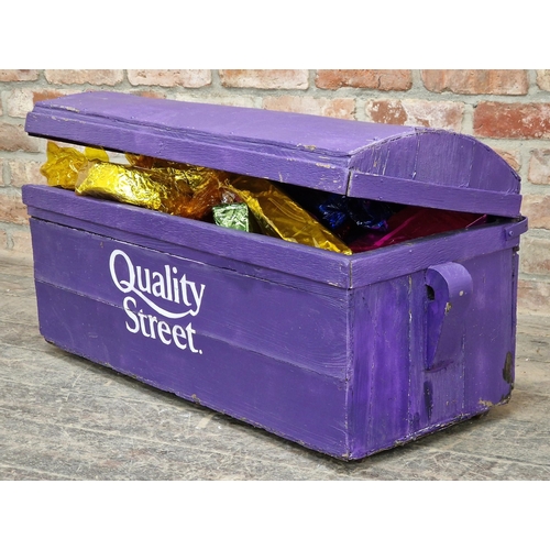 1068 - Unusual oversized Quality Street shop display, 85cm x 40cm x 70cm