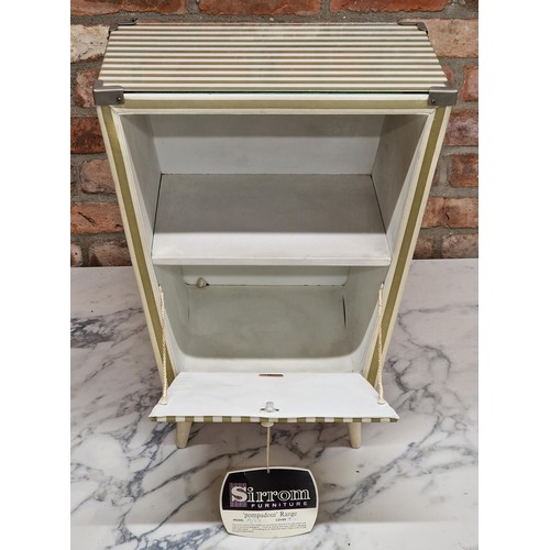 1367 - Sirrom Furniture - 'Pompadour Range' vintage bedside table with glass top and central cupboard, H 60... 