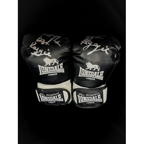 463 - Reggie Kray - Pair of signed Losdale boxing gloves, property of Reggie Kray.
With prison application... 