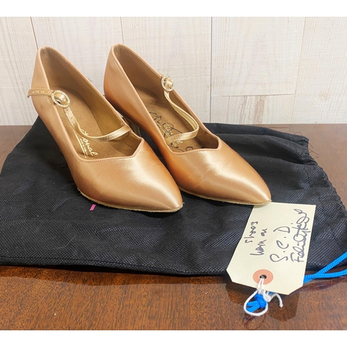 436 - Felicity Kendal - Pair of dance shoes worn on STRICTLY COME DANCING, the left shoe signed, size 5, b... 