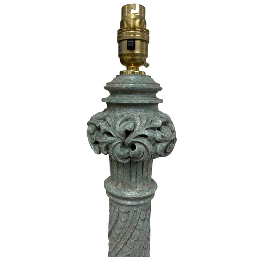 1118 - Impressive Corinthian column table lamp with wrythen stem and acanthus leaf top, having a painted ma... 