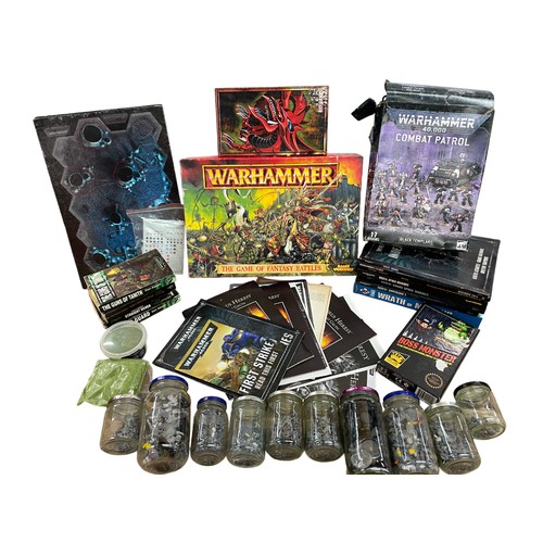 523 - Games Workshop / Fantasy Gaming - A quantity of Warhammer to include Warhammer 40,000 Combat Patrol ... 