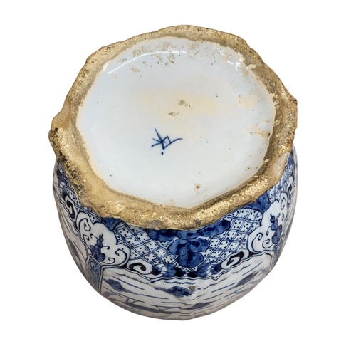 364 - 18th Century Delft octagonal blue & white faience vase with chinoiserie decoration and fluted should... 