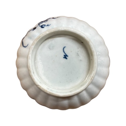 352 - 19th Century First Period Worcester Porcelain Gilly Flower pattern fluted tea bowl and saucer, each ... 