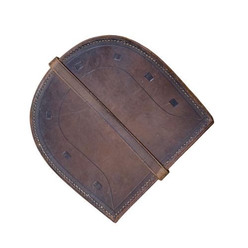 573 - Antique brown leather collar box in the form of a horseshoe, D 22cm x H 9cm