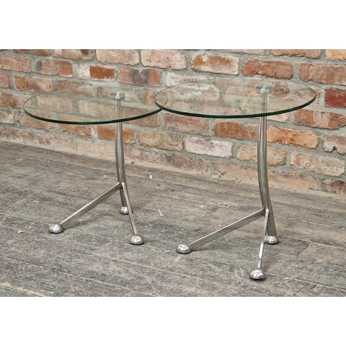 1277 - Graduated pair of Italian vintage chrome side tables with circular glass tops, H 54cm x W 50cm (larg... 