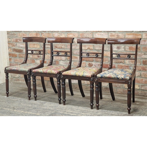 1298 - Set of four Regency mahogany dining chairs with drop in seats, H 85cm (4)